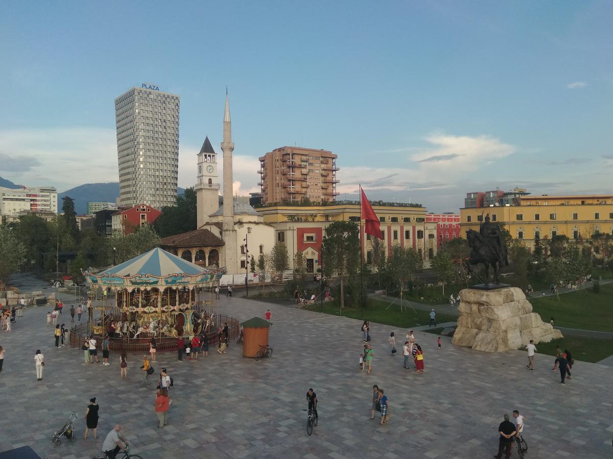 Tirana City Center Apartment Екстериор снимка